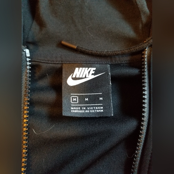 Nike Black and White Jacket - Picture 2 of 3